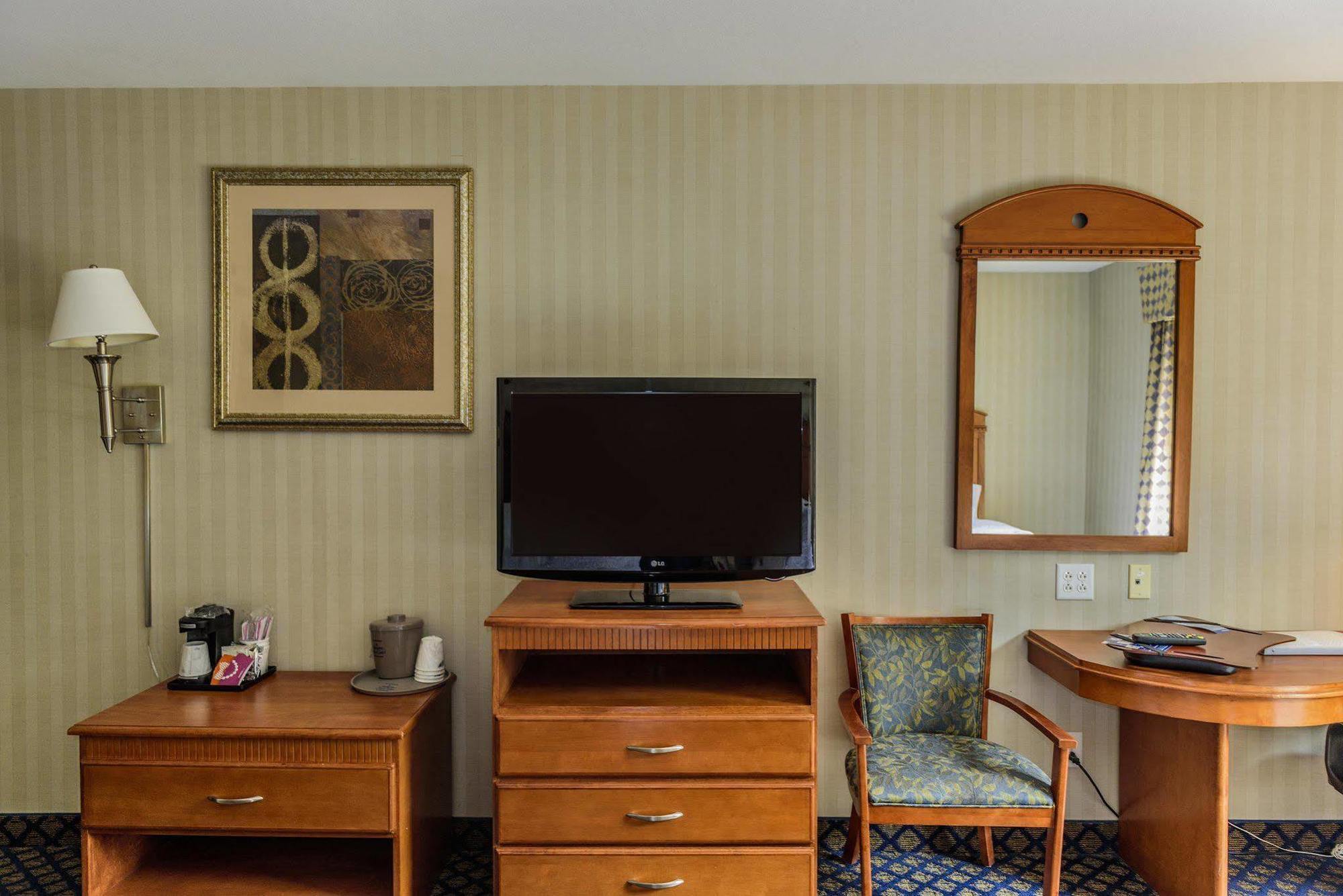 Hampton Inn And Suites Jamestown Bagian luar foto